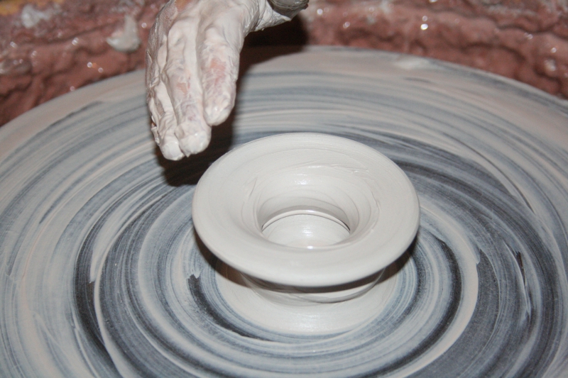 sculpture-ST LAURENT DU VAR-min_wheel-ceramic-artist-craft-pottery-material-555860-pxhere.com